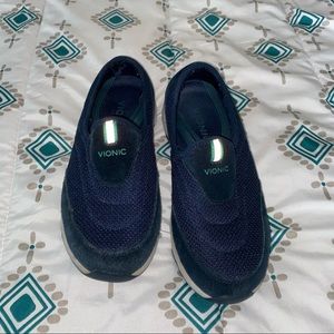 **LIKE NEW** Vionic action heritage slip on sneaker 7.5
